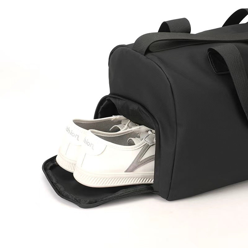 Sporty travel bag with multiple compartments Bowlift