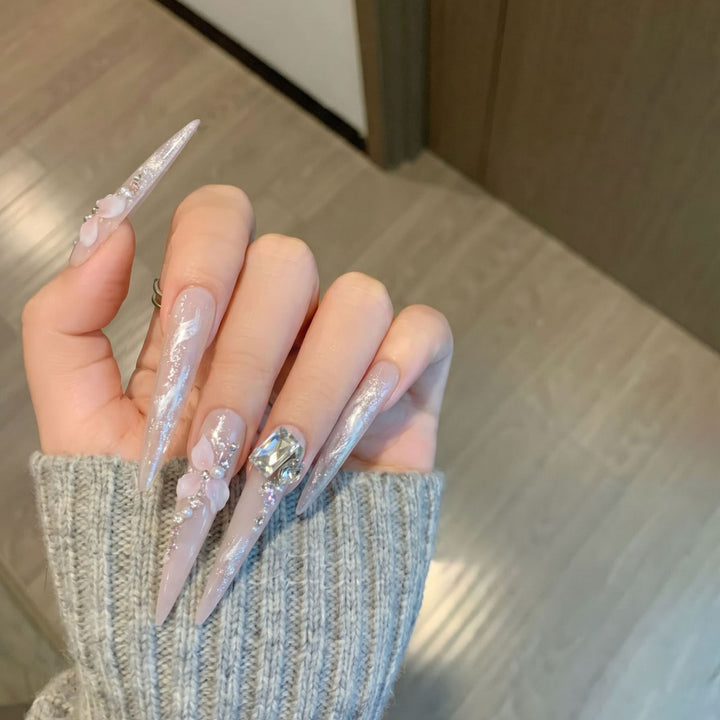 Artistic Decorative Stiletto Press-On Nail Set with Floral Accents Bowlift