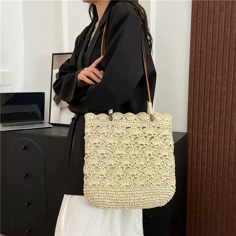 Structured Apartment Bag Bowlift