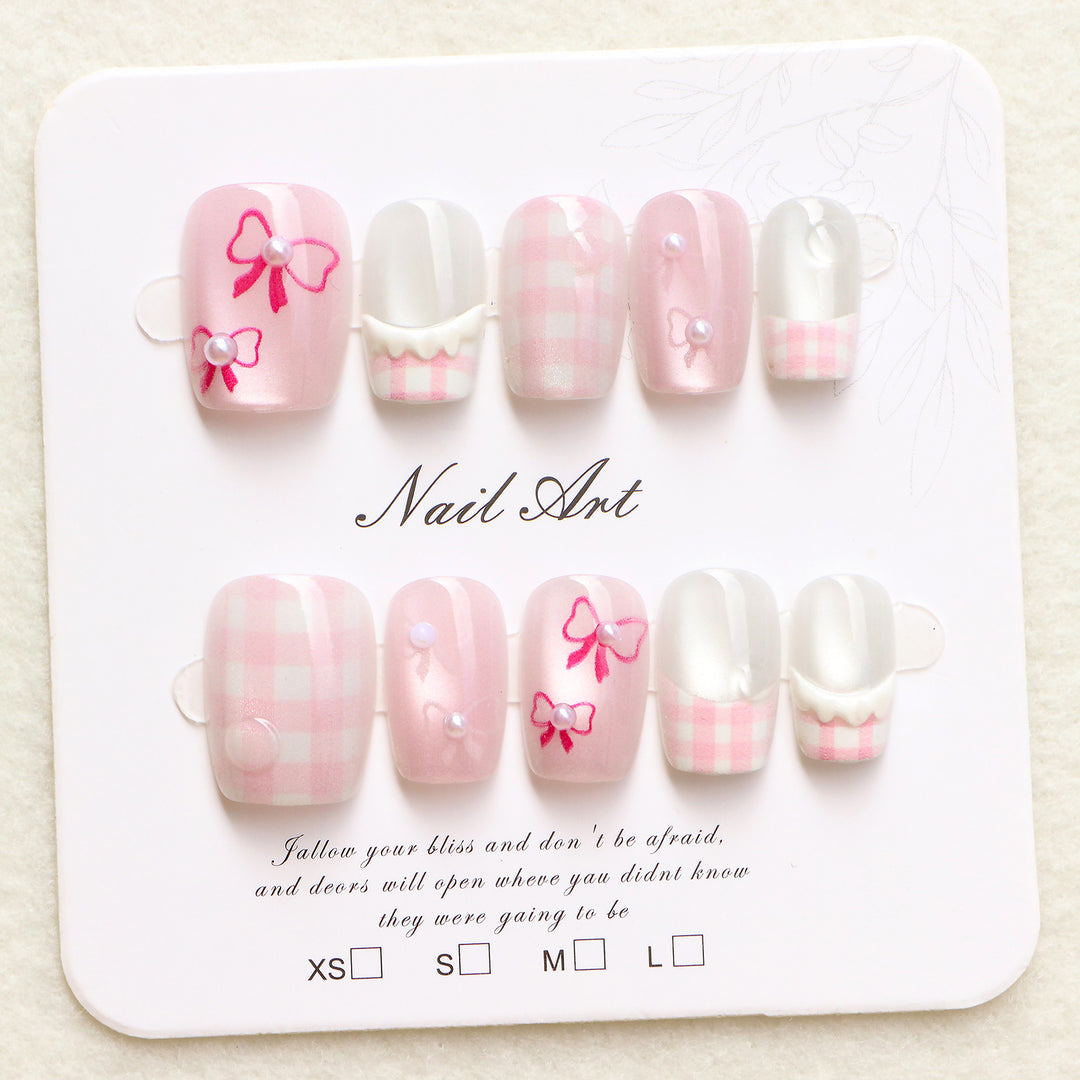 Charming Nail Art Press-On Set Bowlift