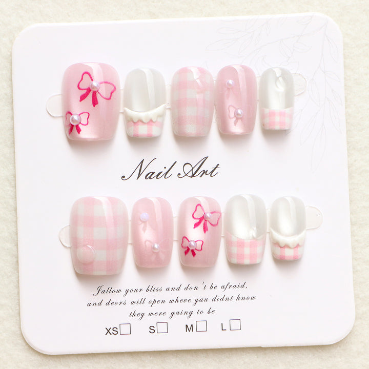 Charming Nail Art Press-On Set Bowlift