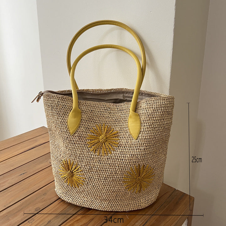 Handcrafted straw bag with soft lining Bowlift