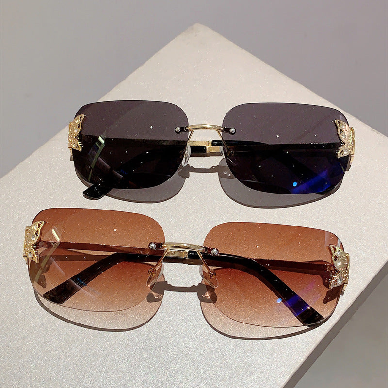 Ladies fashionable sunglasses with delicate butterfly design and protective lenses Bowlift