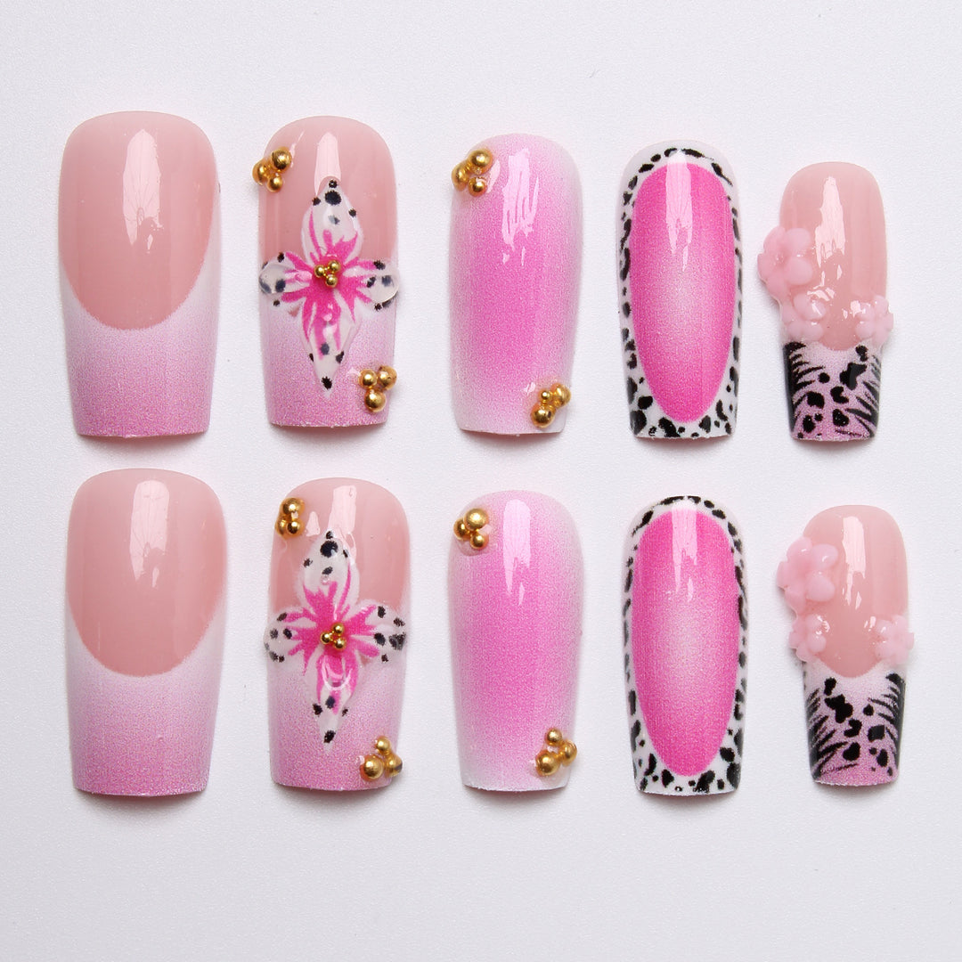 Nail art set with floral and glamorous accents Bowlift