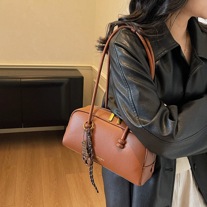 Chic Retro Handbag Bowlift
