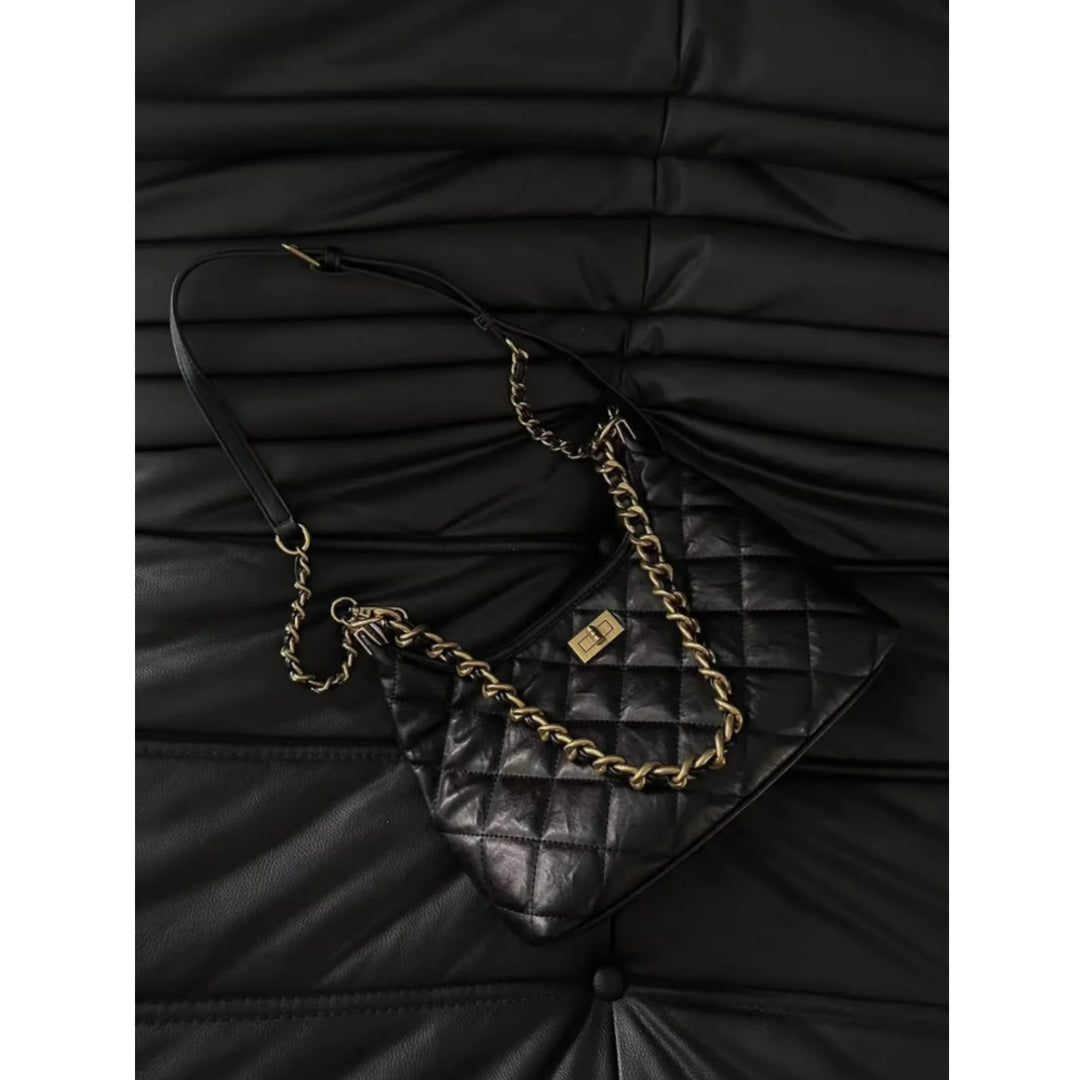 Elegant Quilted Shoulder Bag Bowlift