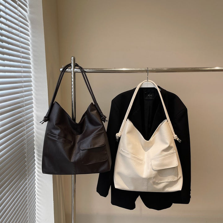 Casual tote bag with practical front pockets Bowlift