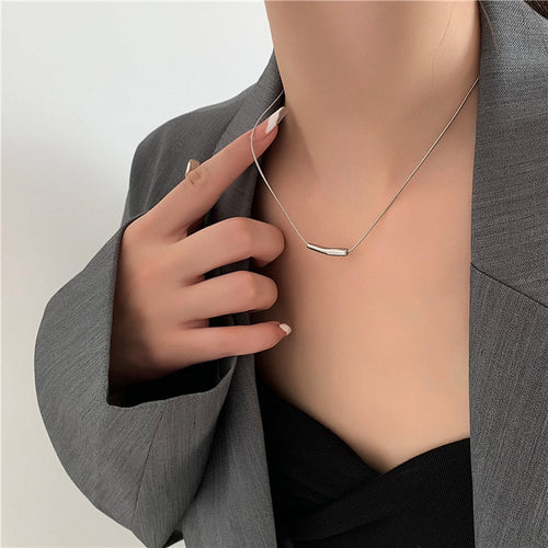 Sleek Minimalist Silver Pendant Necklace Bowlift