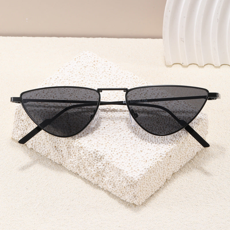 Cat-Eye Sunglasses Bowlift