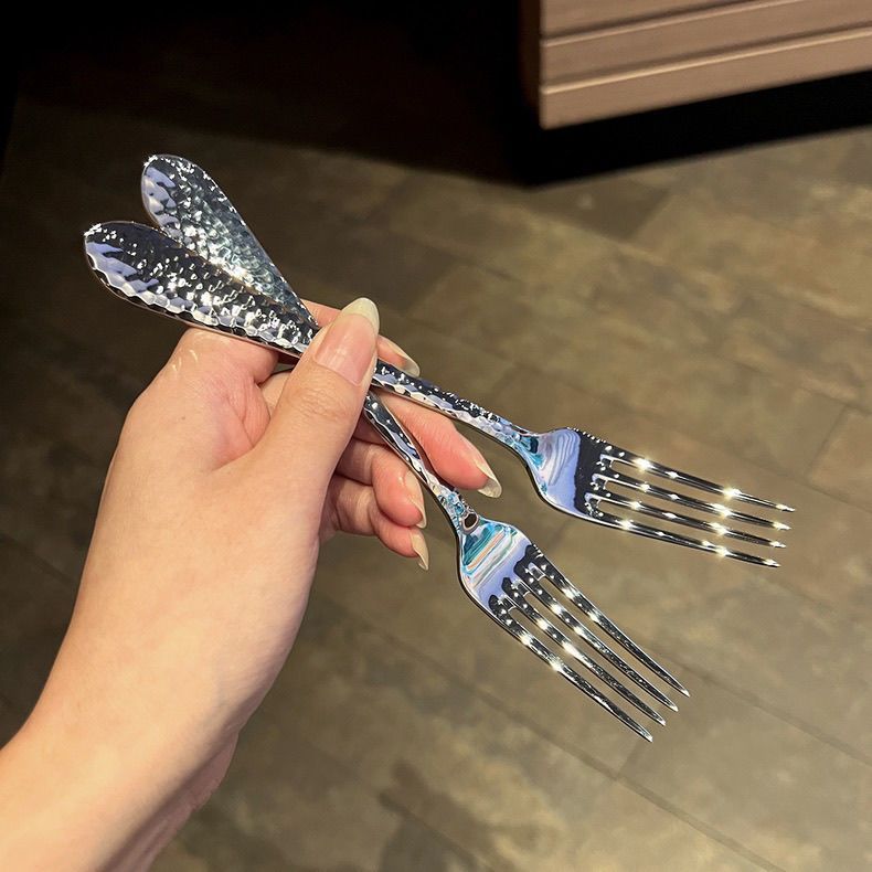 High-quality and stylish dessert fork Bowlift