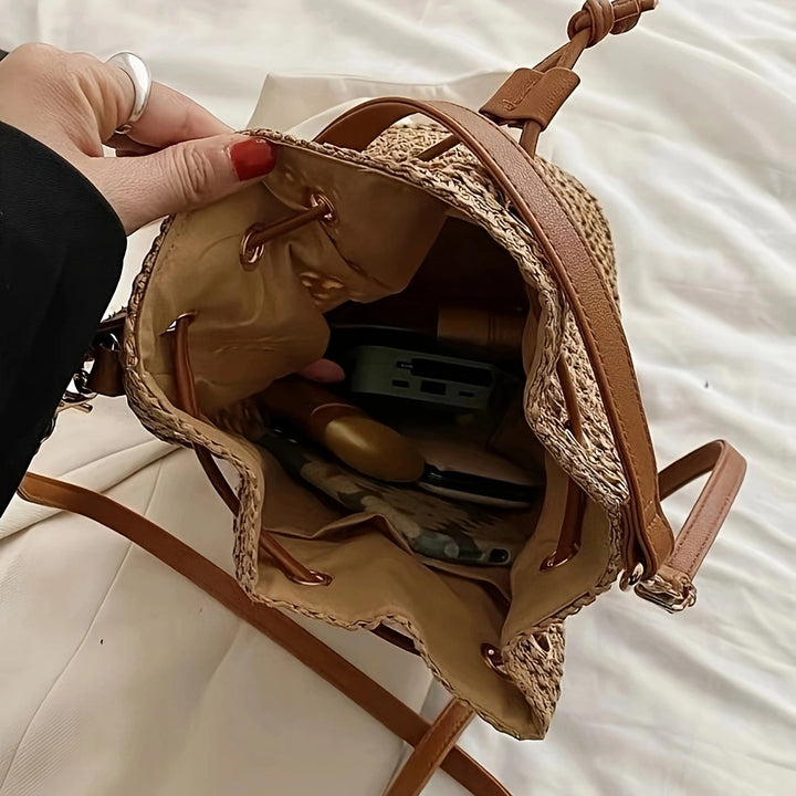 Elegant Handbag Made of Braided Natural Material with Stylish Drawstring Closure Bowlift