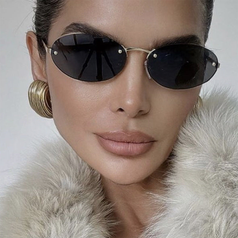 Ladies fashionable sunglasses in elegant retro design Bowlift