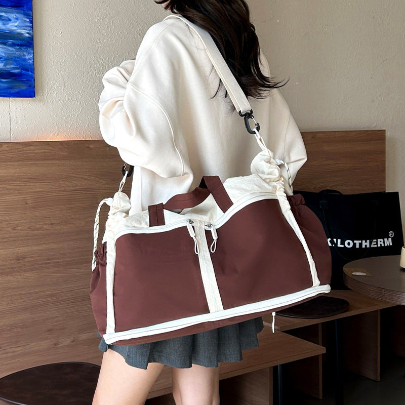 Versatile Weekend Duffle Bag with Expandable Compartments Bowlift