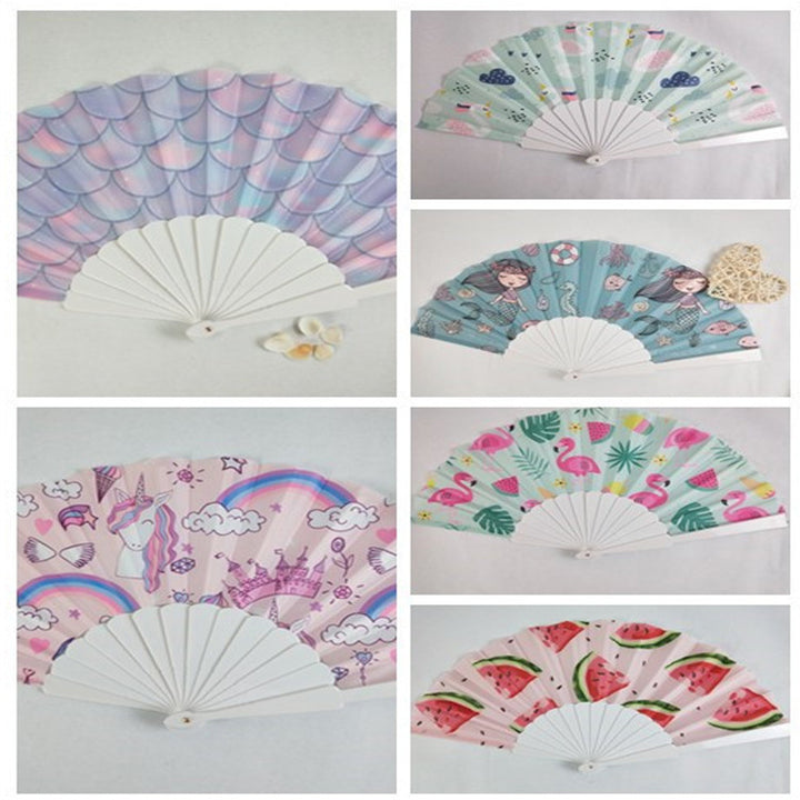 Ladies fan with shimmering scale patterns Bowlift