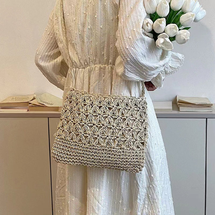 Handmade macrame bag with floral details Bowlift