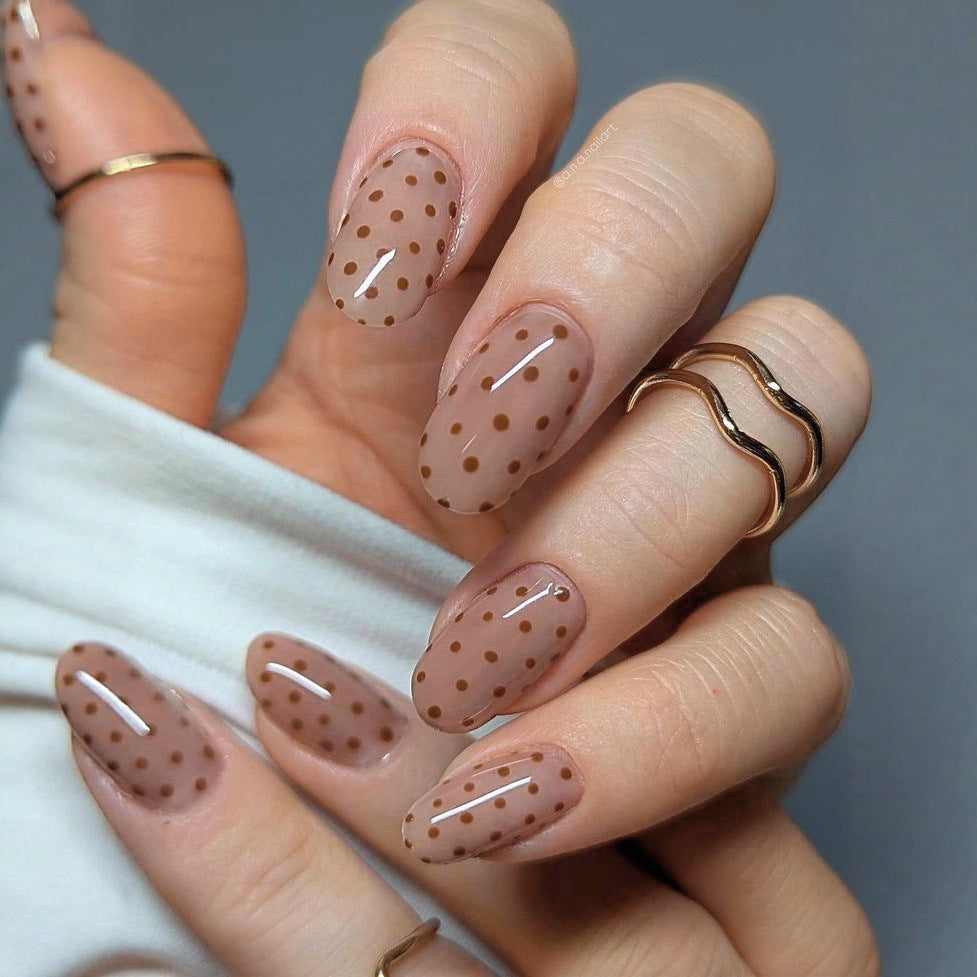 Artificial nails with elegant dot design Bowlift