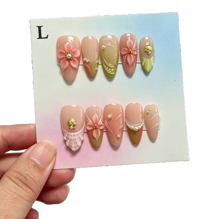 Artistic Floral-Inspired Press-On Nail Set