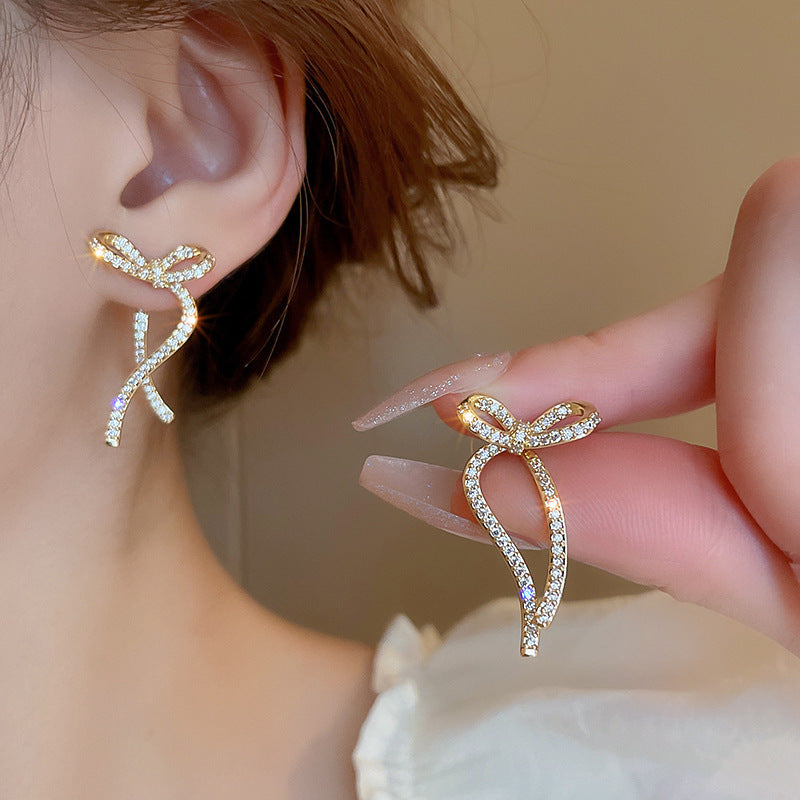Elegant earrings Bowlift