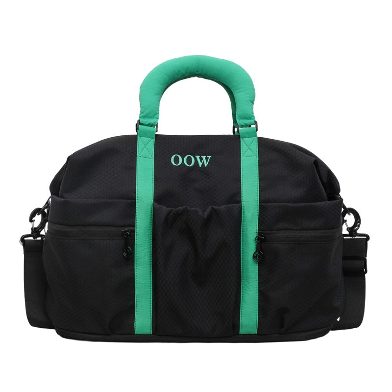 Sports bag with versatile compartment arrangement Bowlift