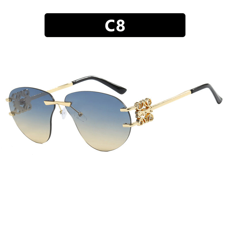Women's fashionable sunglasses in elegant aviator style with gemstone details Bowlift