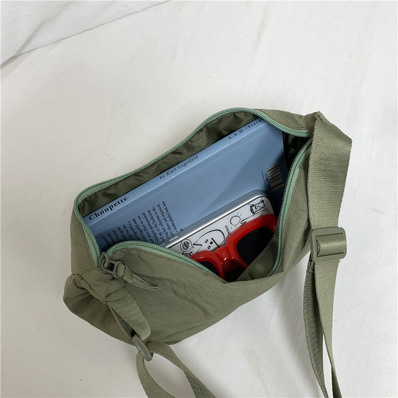 Comfortable shoulder bag with adjustable shoulder strap Bowlift