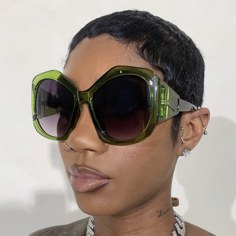 Women oversized sunglasses with futuristic design Bowlift