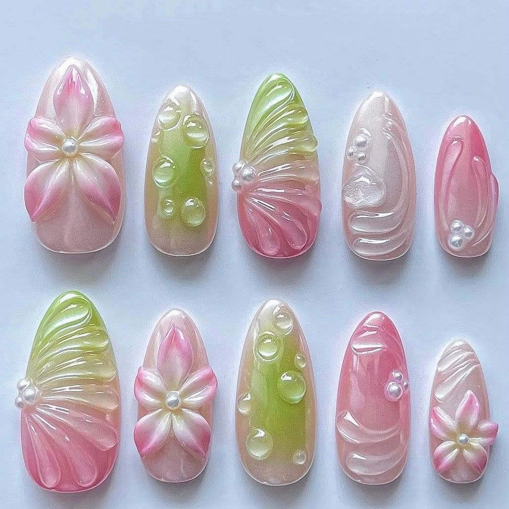 Artificial nails with 3D flower and pearl decorations Bowlift