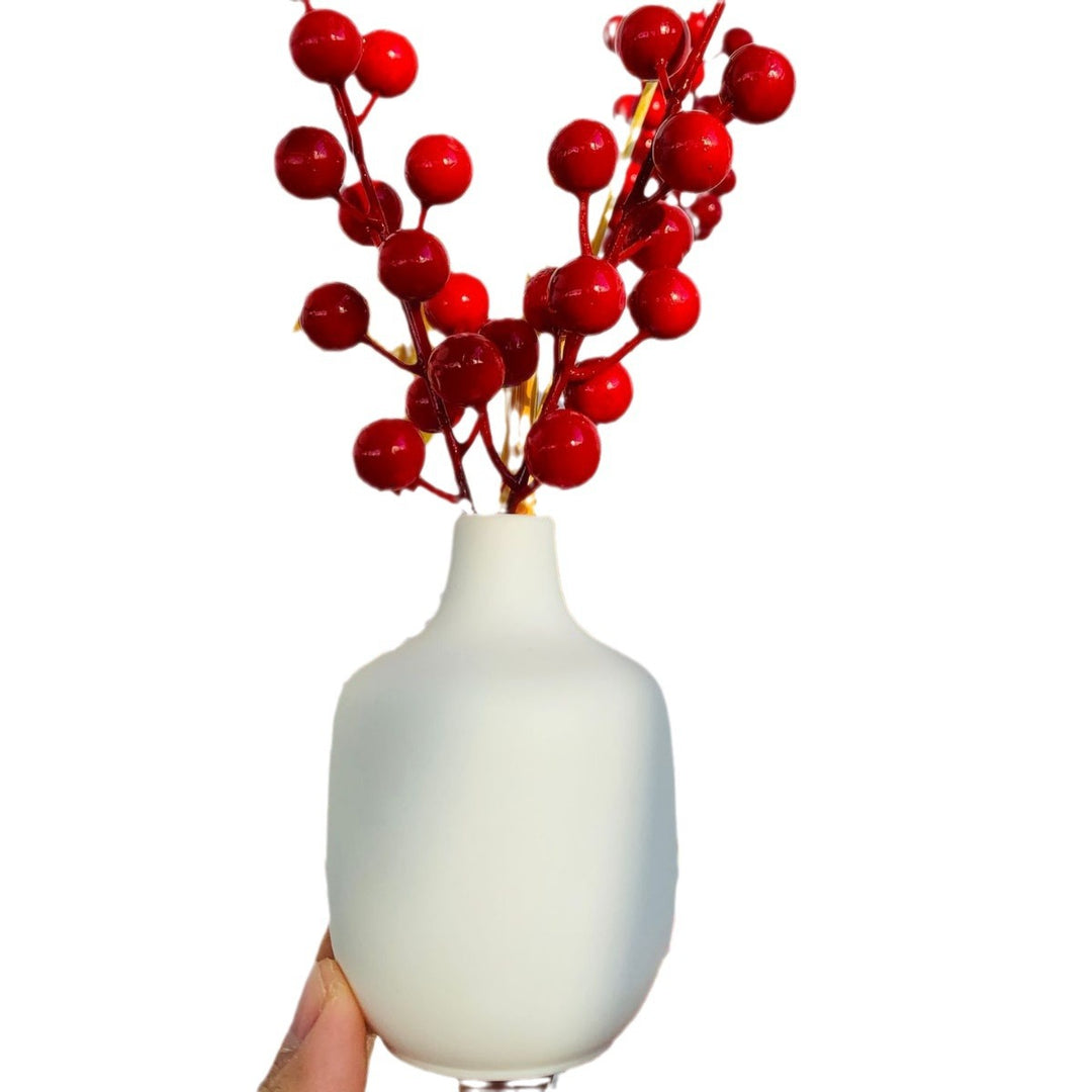 Elegant Ribbed Ceramic Vase Bowlift