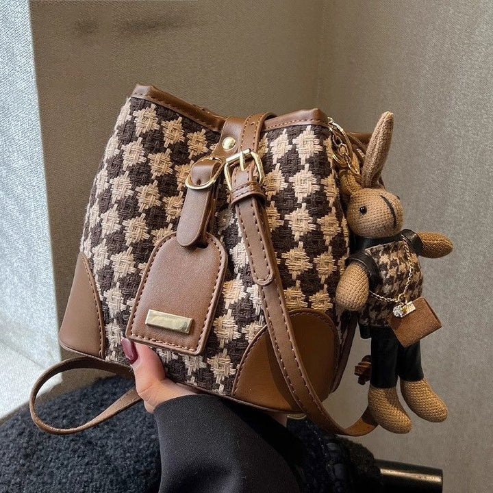 Chic Textured Bucket Bag Bowlift