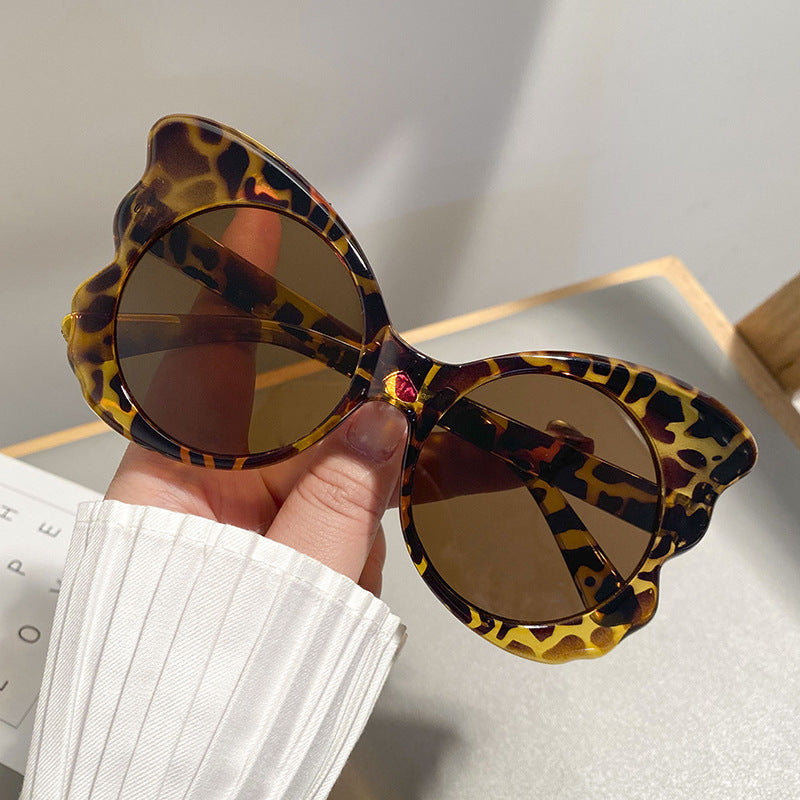 Women's Cat-Eye Sunglasses with Unique Frame Design and UV Protection Bowlift