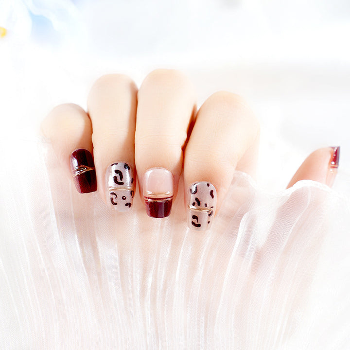 Artistic Press-On Nail Set with Leopard Design Bowlift
