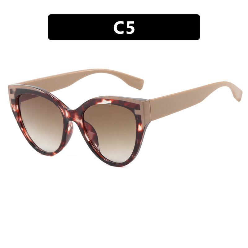 Ladies Cat-Eye Sunglasses with Extravagant Frame and UV Protection Bowlift
