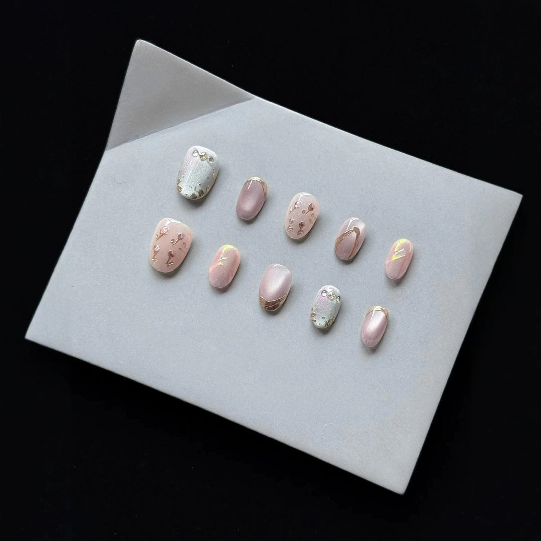 Artistic Press-On Nail Art Set with Elegant Floral Design
