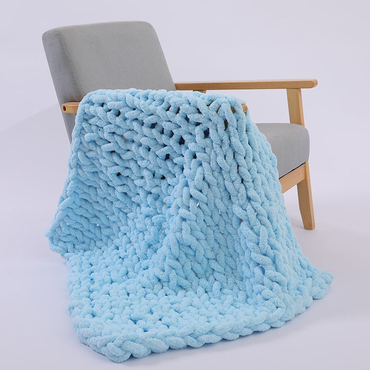 Oversized chunky knit throw blanket with plush chenille yarn Bowlift