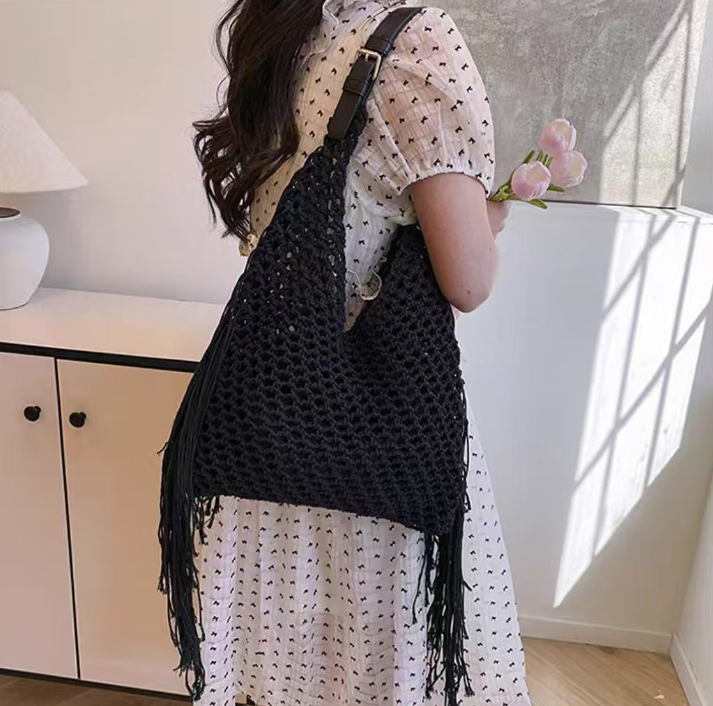 Fashionable Macrame Handbag Bowlift
