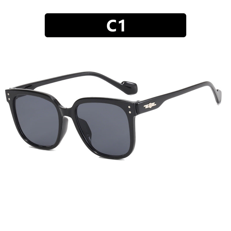 Women's square sunglasses with gentle gradient and protective UV filter Bowlift