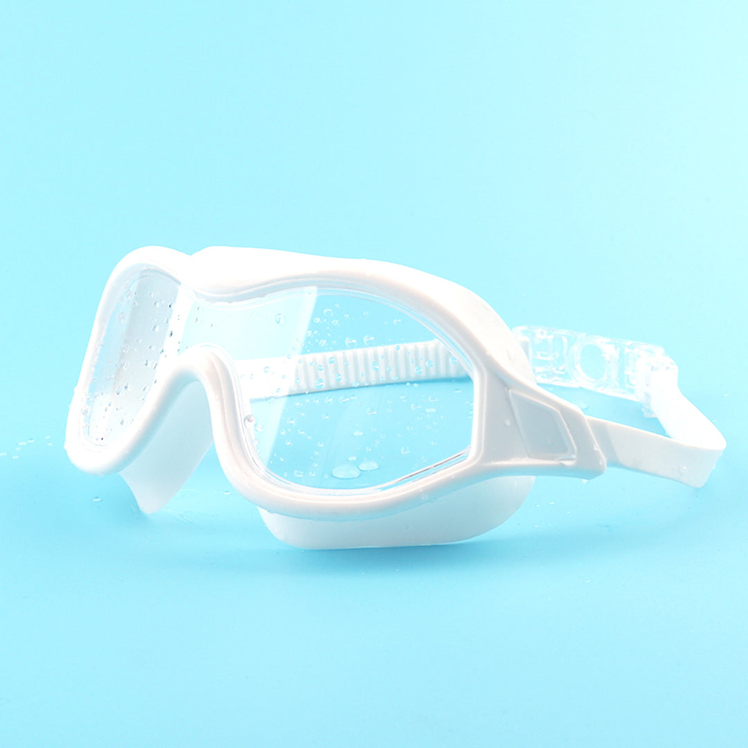 Powerful swim mask with wide lenses and anti-fog coating Bowlift