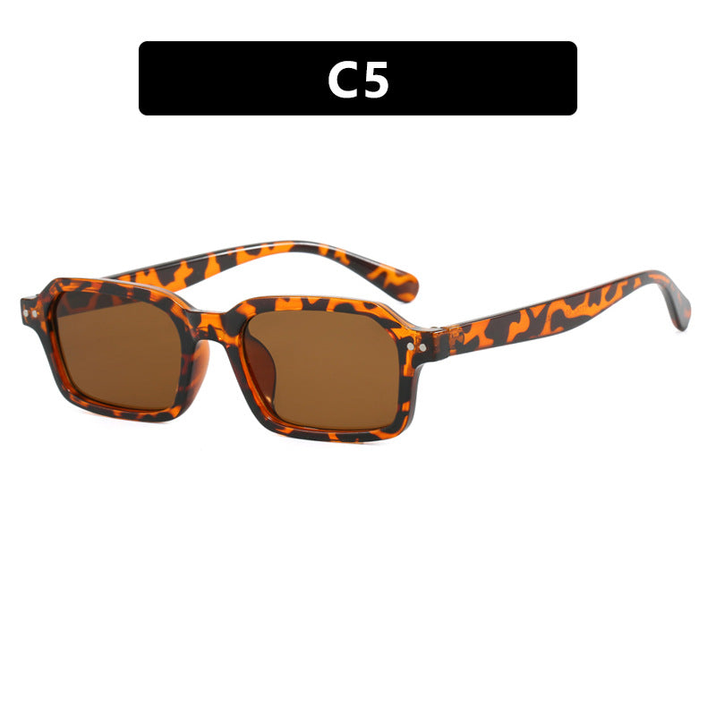 Women's fashionable square sunglasses in urban design Bowlift
