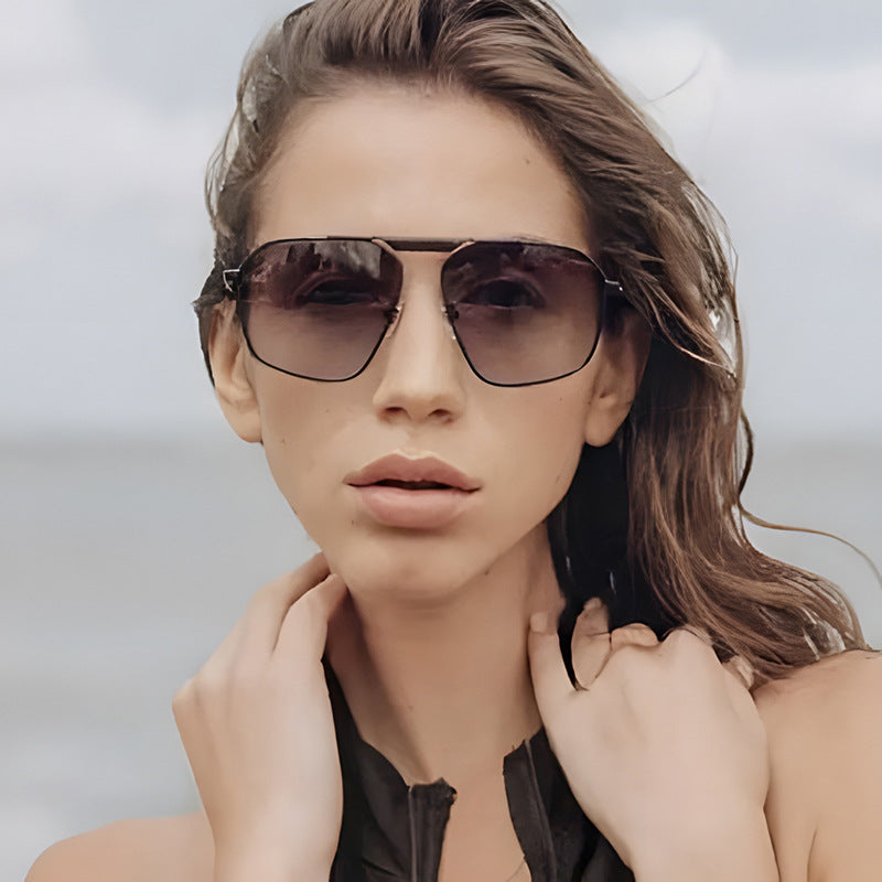 Women's sunglasses in a modern, geometric design with a sturdy metal frame Bowlift