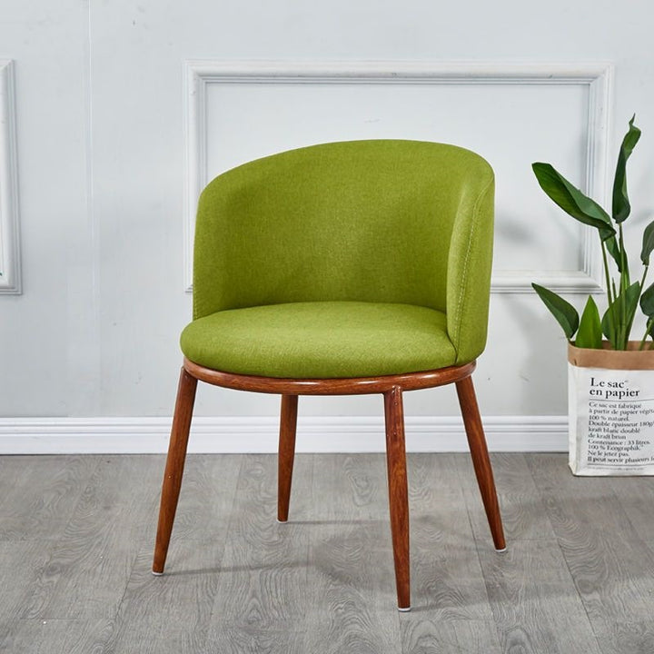 Polster chair with modern curves and comfortable seating surface Bowlift