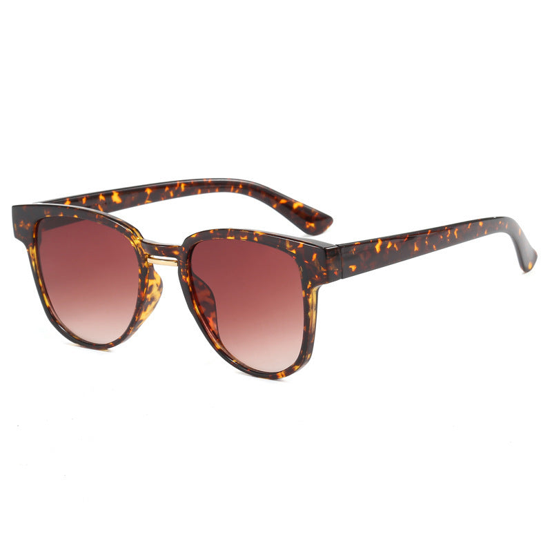 Ladies Designer Sunglasses with Unique Cat-Eye Frame Bowlift