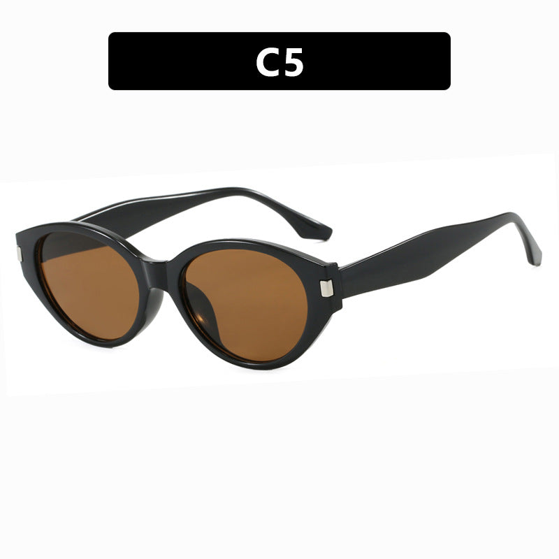 Ladies fashionable sunglasses in elegant cat-eye style Bowlift