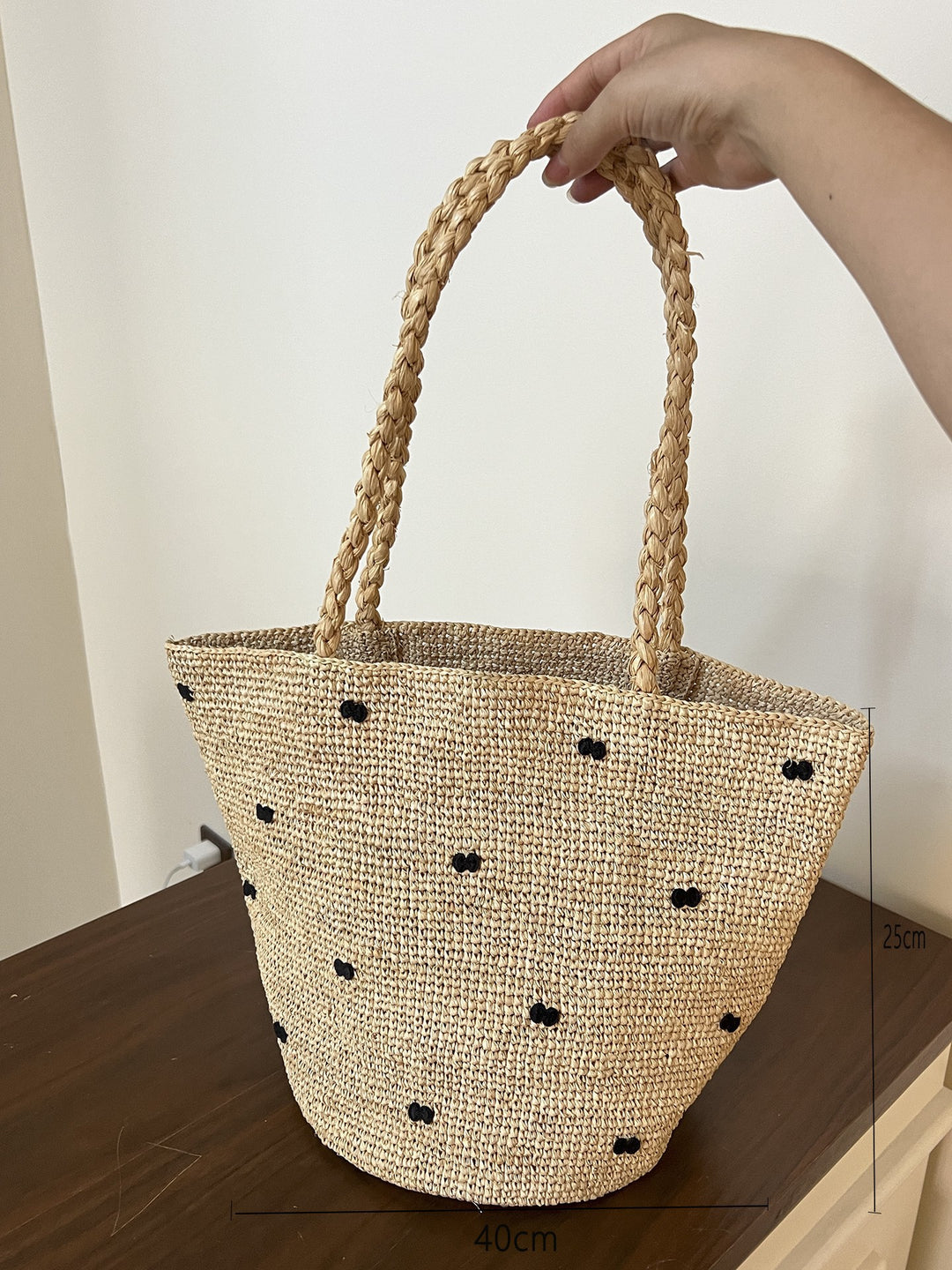Handcrafted straw bag with soft lining Bowlift
