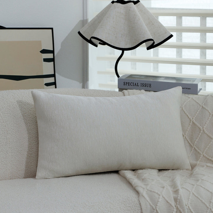 Rectangular pillowcase made of microvelvet with a soft plush finish and concealed zipper Bowlift