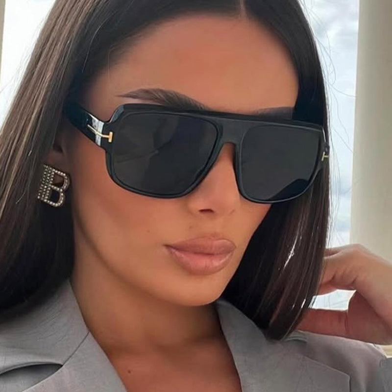 Women’s fashionable square sunglasses with trendy tortoiseshell pattern Bowlift