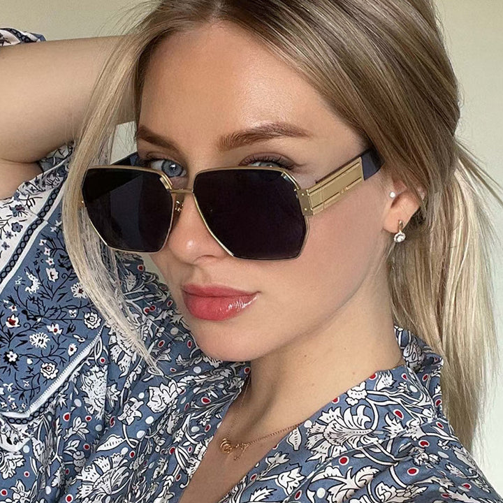 Ladies elegant sunglasses with striking geometric frame Bowlift