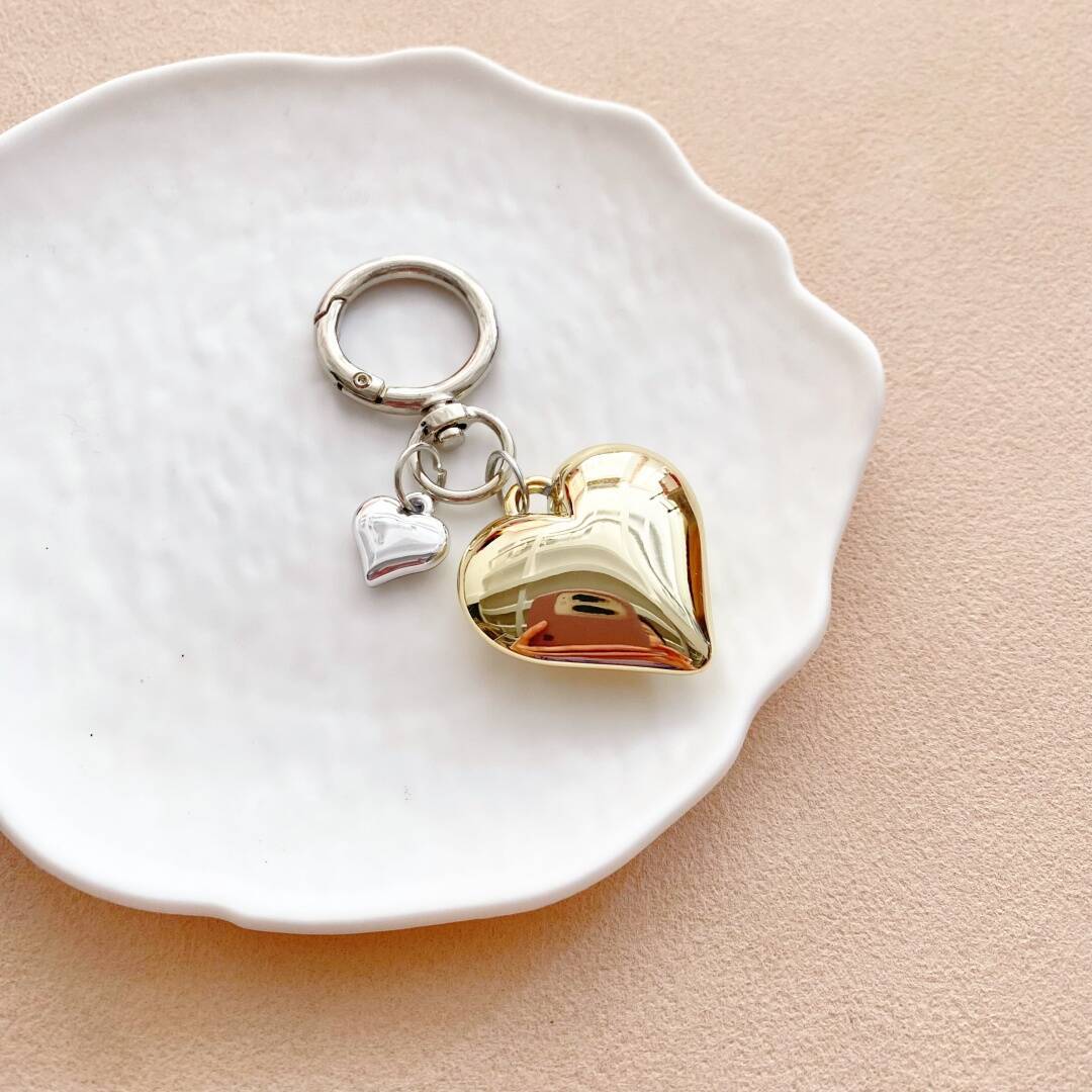 Heart-Shaped Charm Keychain Bowlift