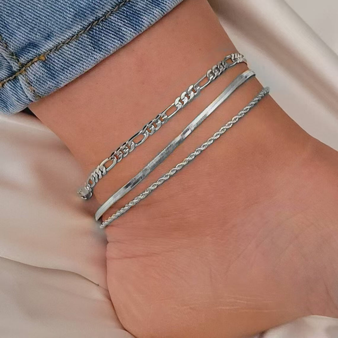 Elegant Three-Strand Link Bracelet Bowlift