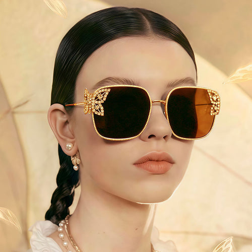 Ladies extravagant glasses with sparkling accents Bowlift