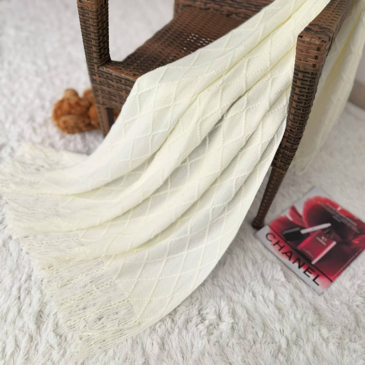 Elegant Textured Knit Scarf Bowlift
